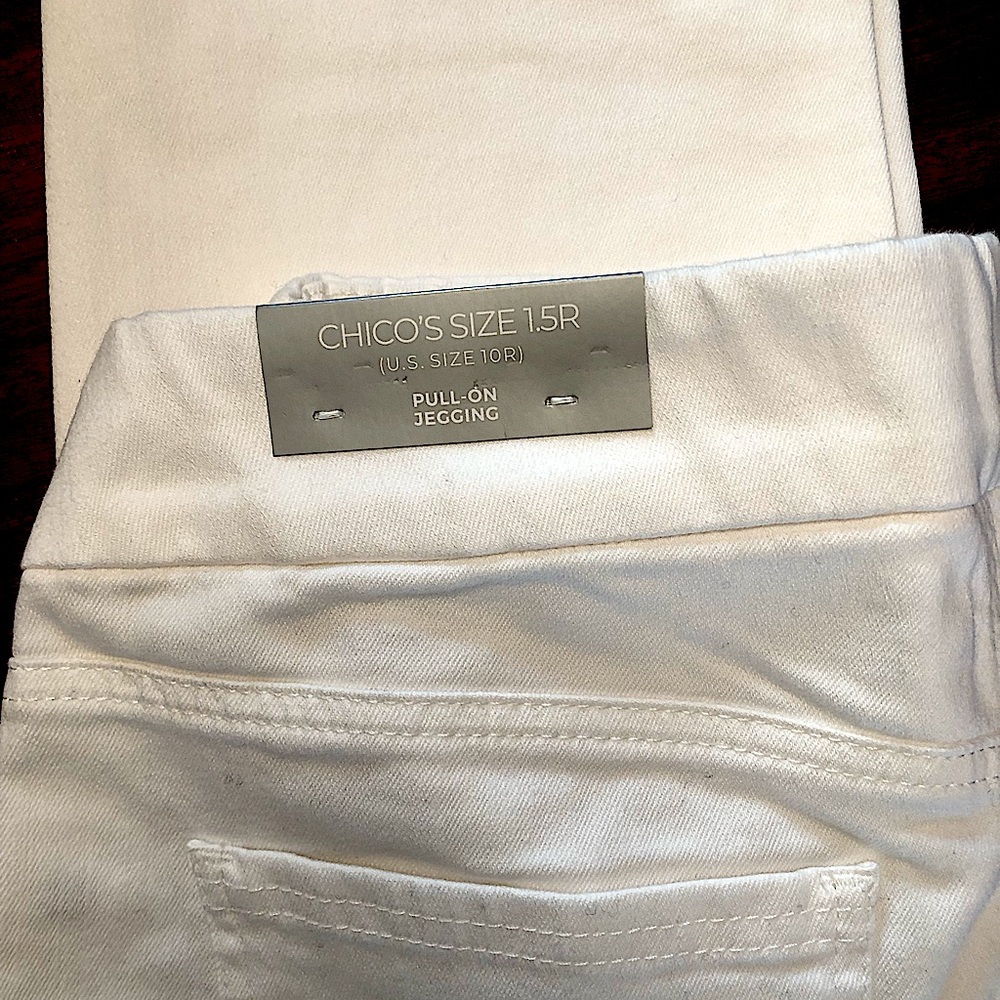 Chicos White pull on jeans. Size 10R